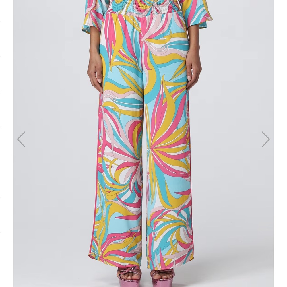 Pinko Woman’s Pants. Size L